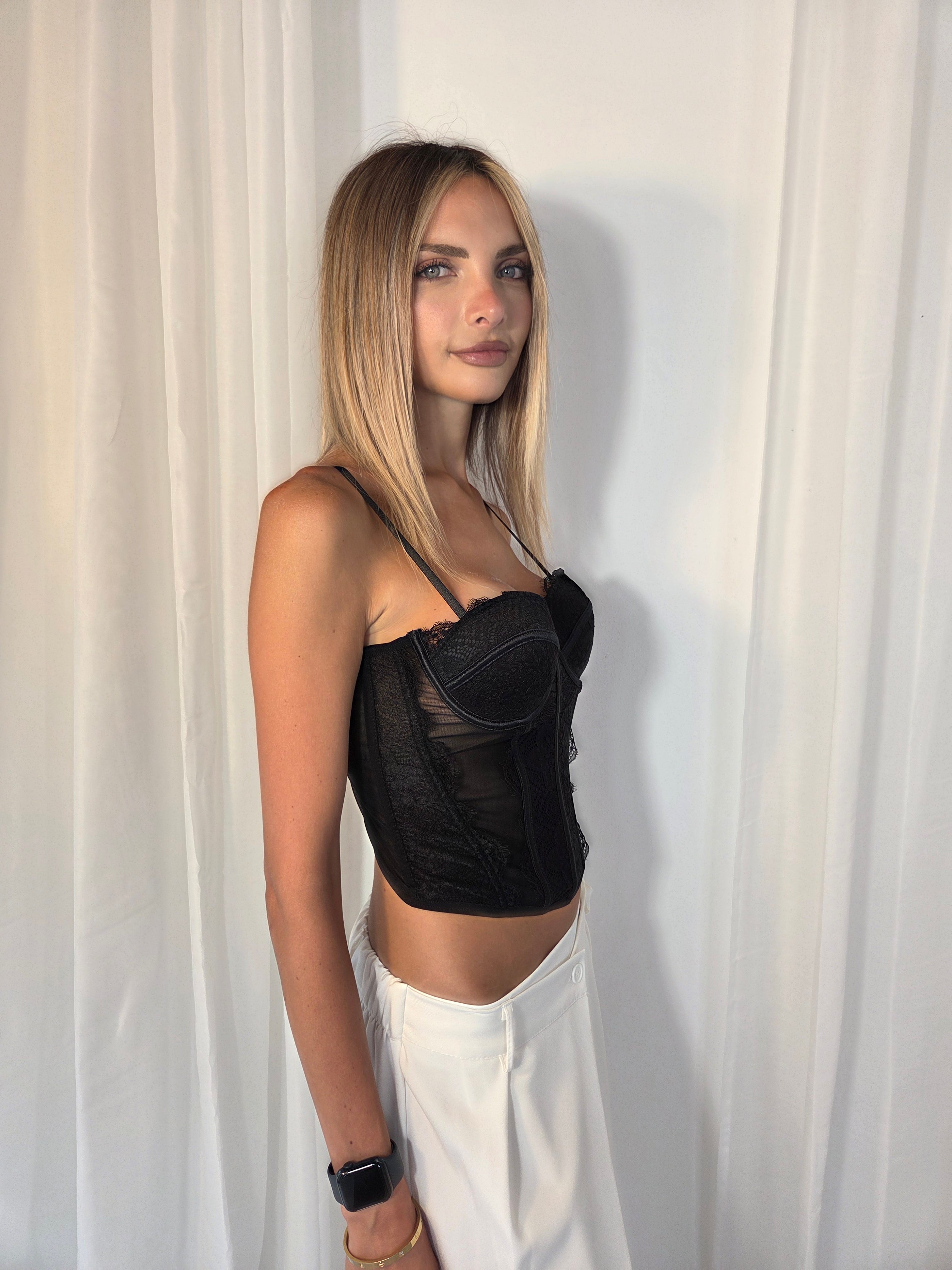 Bustino Nicole